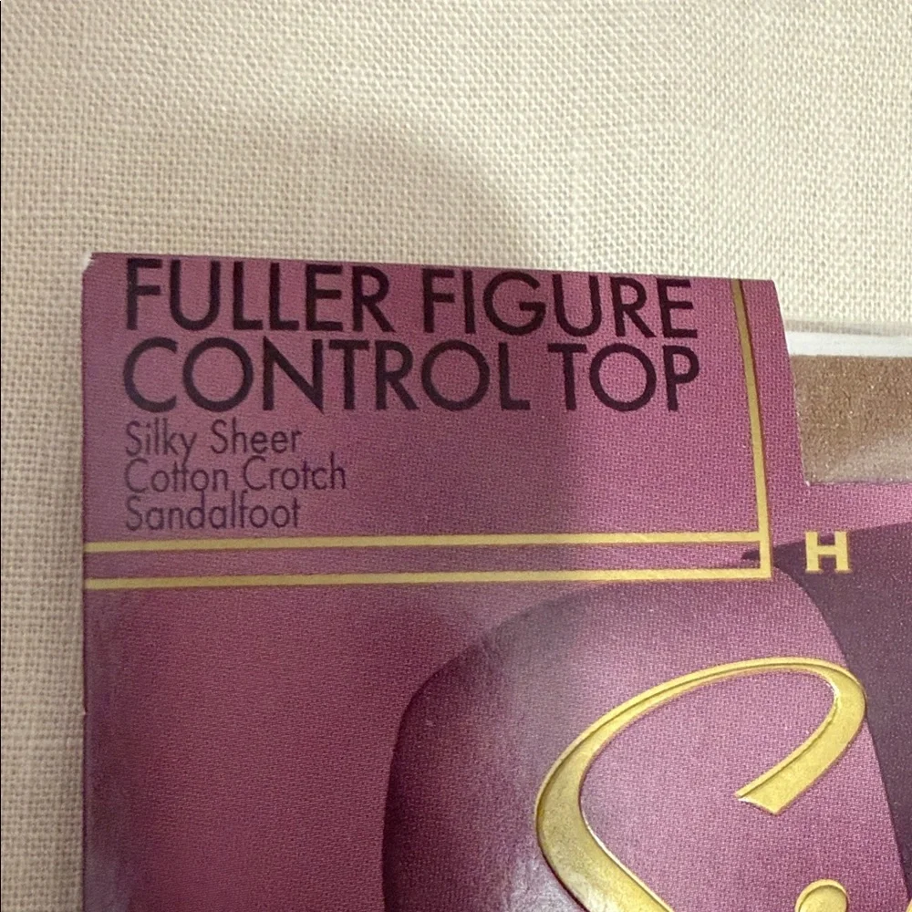 Silky Fit Sheer Hosiery in Bare Beige. Control Top Full Figure, Queen 2X
